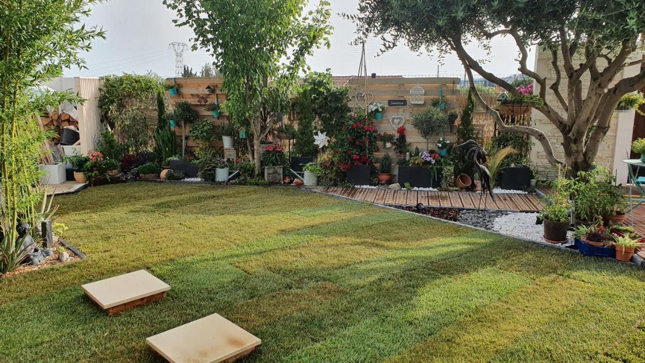 Bed and Breakfast Le Petit Coin De Provence Beaucaire  Zewnętrze zdjęcie
